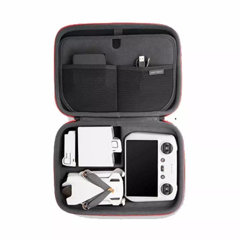Étui PGYTECH ouvert avec drone DJI Mini et accessoires